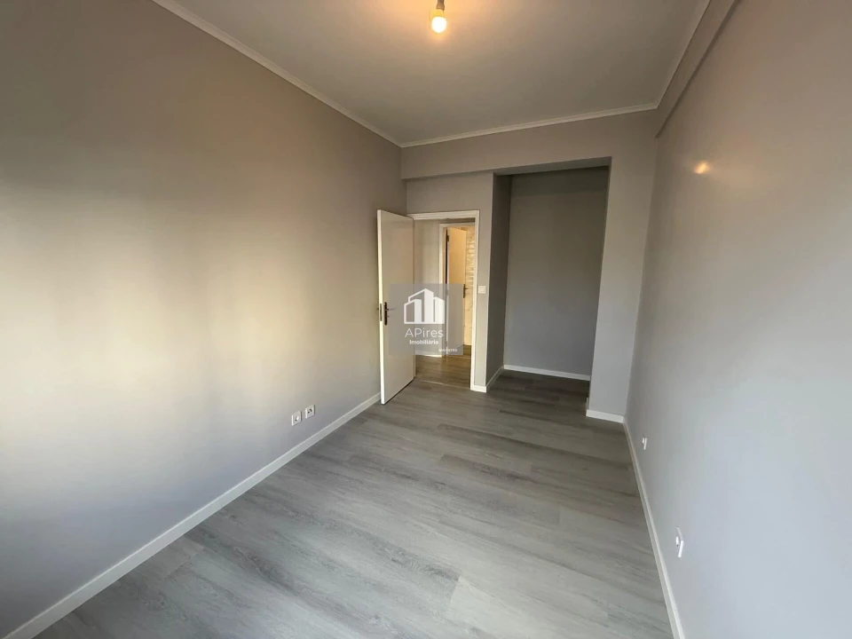 Apartamento T3 para Venda em Laranjeiro e Feijó Foto 7