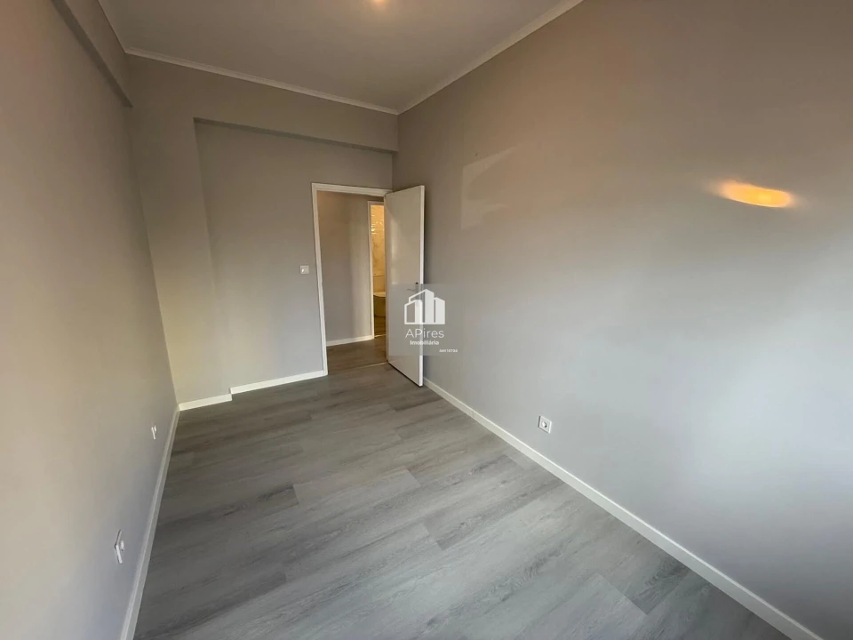 Apartamento T3 para Venda em Laranjeiro e Feijó Foto 3