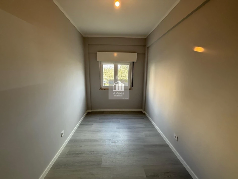 Apartamento T3 para Venda em Laranjeiro e Feijó Foto 4