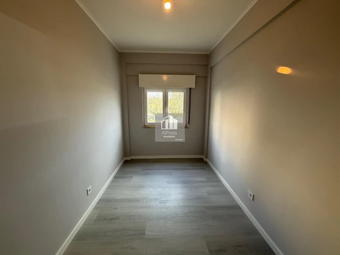 Apartamento T3 para Venda em Laranjeiro e Feijó Foto 4