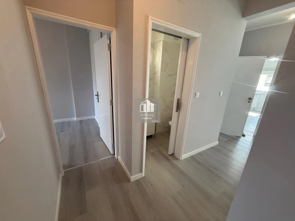 Apartamento T3 para Venda em Laranjeiro e Feijó Foto 5