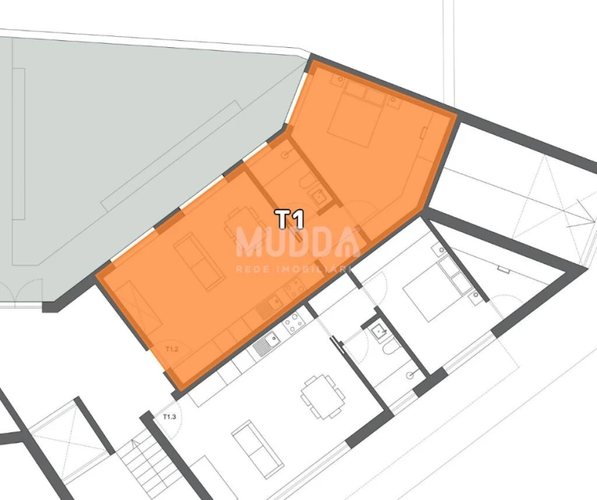 Apartamento T1 para Venda em Sé, Santa Maria e Meixedo Foto 10