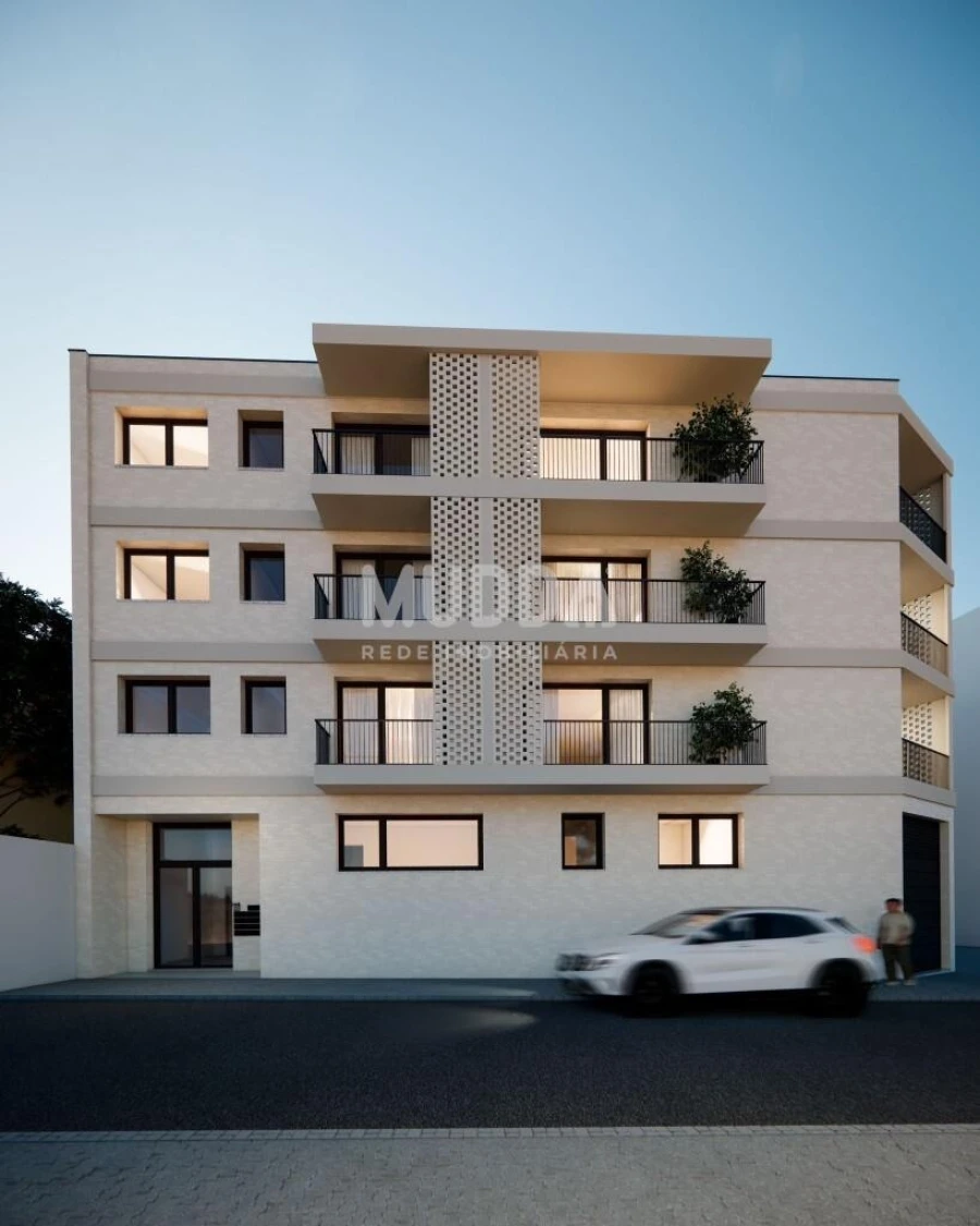 Apartamento T1 para Venda em Sé, Santa Maria e Meixedo Foto 3