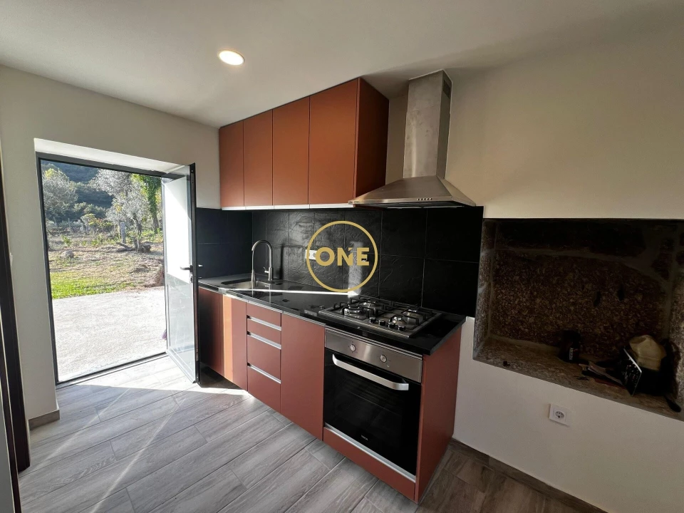 Moradia T2 para Venda em Valdreu Foto 4