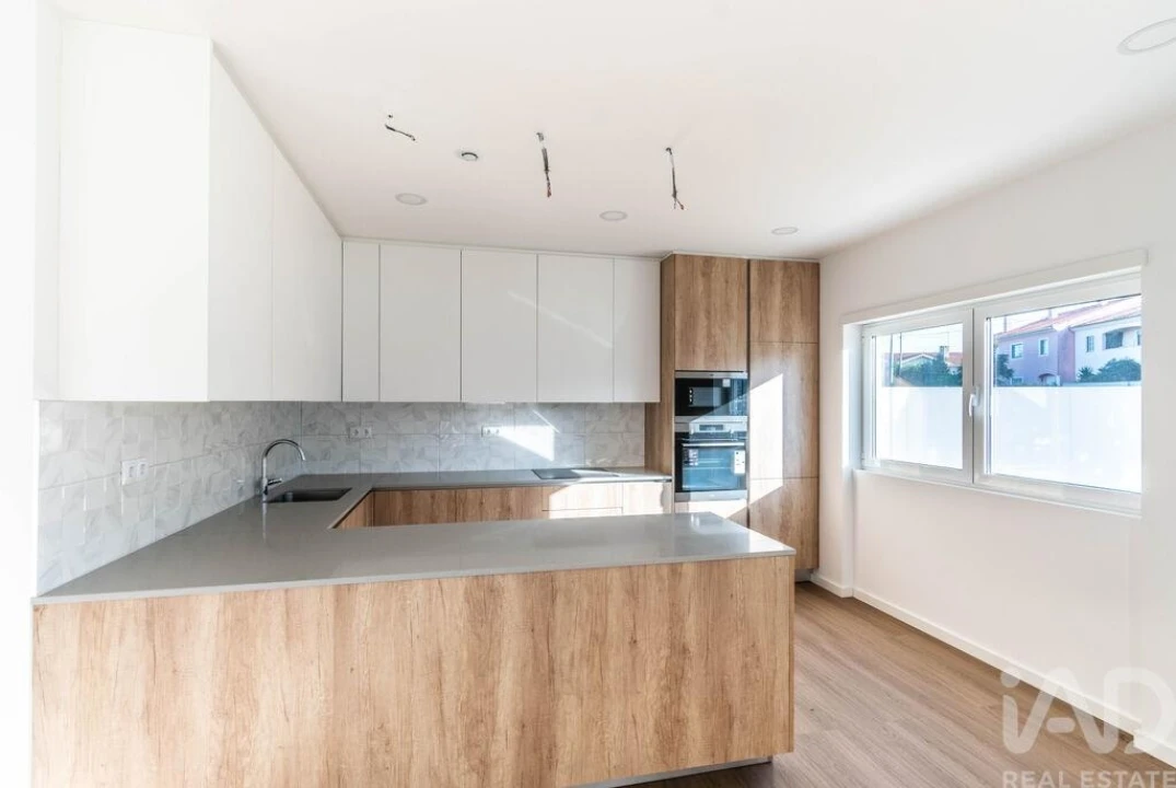 Moradia T4 para Venda em Marinha Grande Foto 4