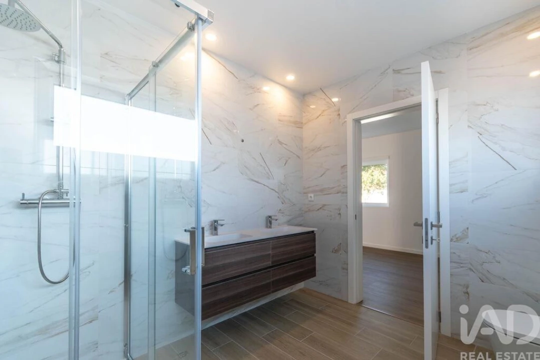 Moradia T4 para Venda em Marinha Grande Foto 9