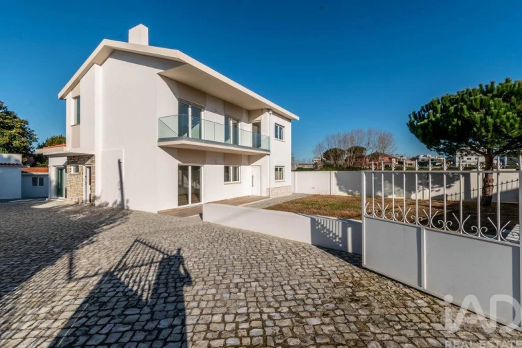 Moradia T4 para Venda em Marinha Grande Foto 29