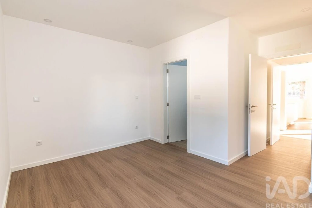 Moradia T4 para Venda em Marinha Grande Foto 11