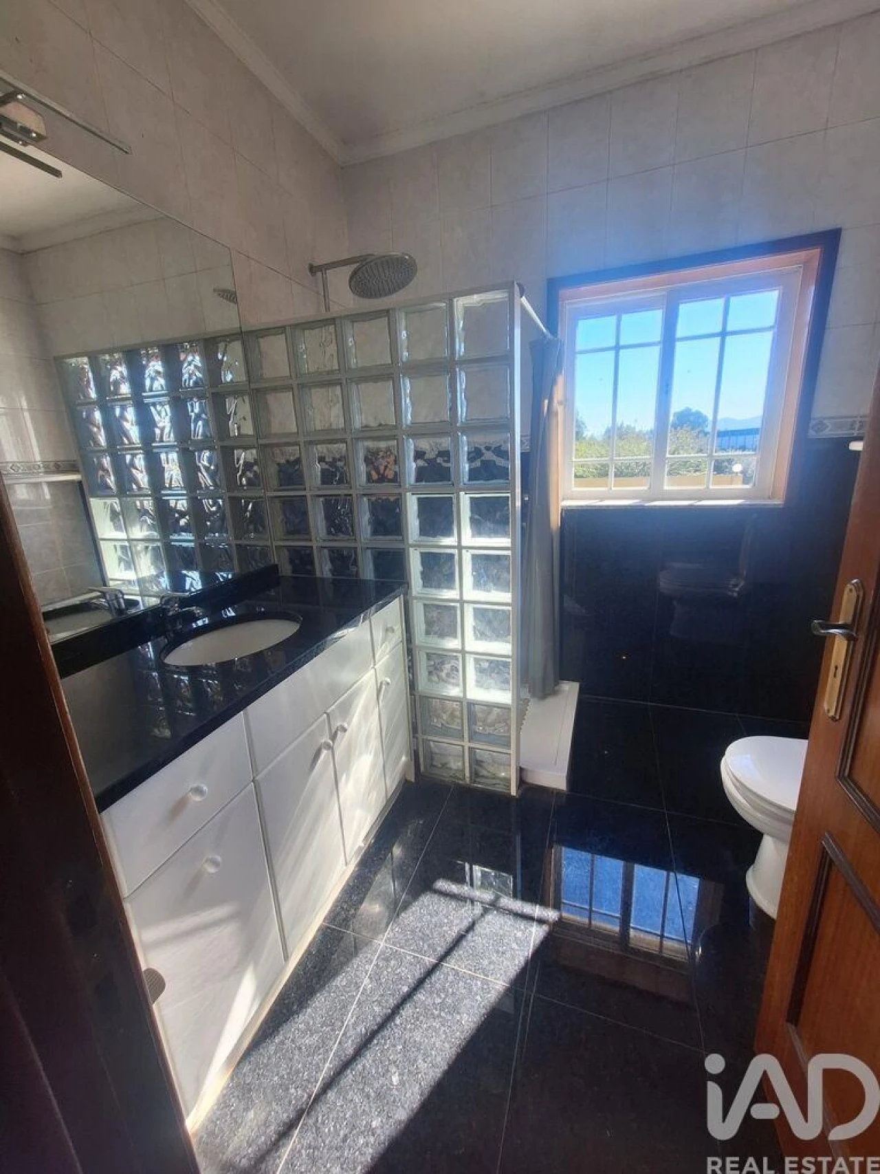 Moradia T4 para Venda em Recarei Foto 24