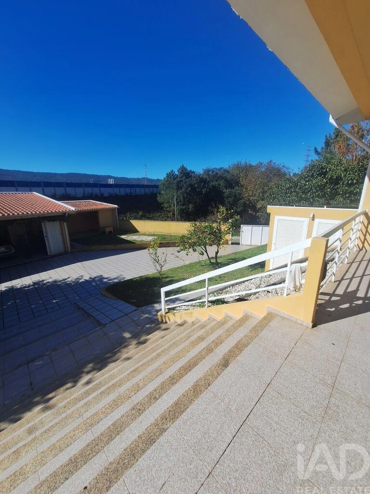 Moradia T4 para Venda em Recarei Foto 12