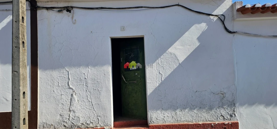 Moradia T1 para Venda em Santa Clara de Louredo Foto 1