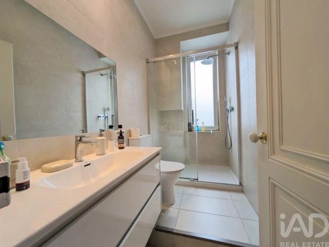 Apartamento T2 para Venda em Santo António Foto 11