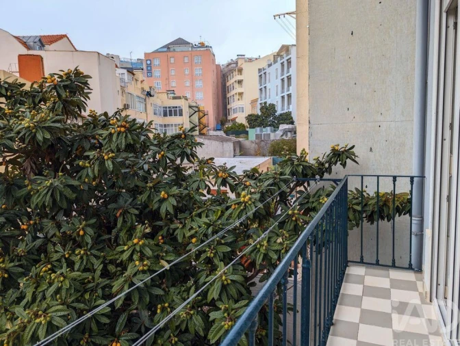 Apartamento T2 para Venda em Santo António Foto 22