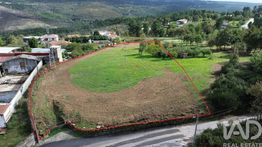 Terreno para Venda em Adoufe e Vilarinho de Samardã Foto 4