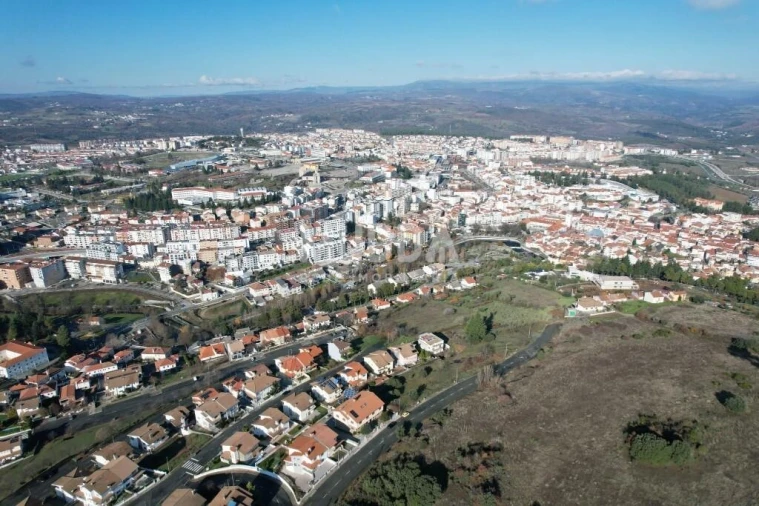 Terreno para Venda em Sé, Santa Maria e Meixedo Foto 9