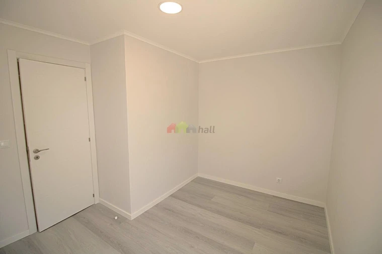 Apartamento T3 para Venda em Almada, Cova da Piedade, Pragal e Cacilhas Foto 14
