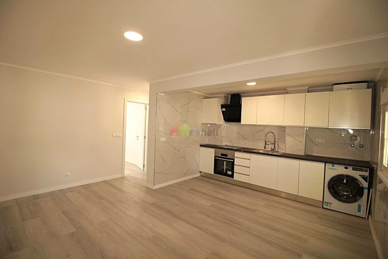Apartamento T3 para Venda em Almada, Cova da Piedade, Pragal e Cacilhas Foto 3