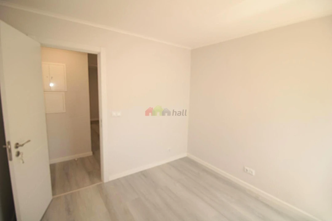 Apartamento T3 para Venda em Almada, Cova da Piedade, Pragal e Cacilhas Foto 6