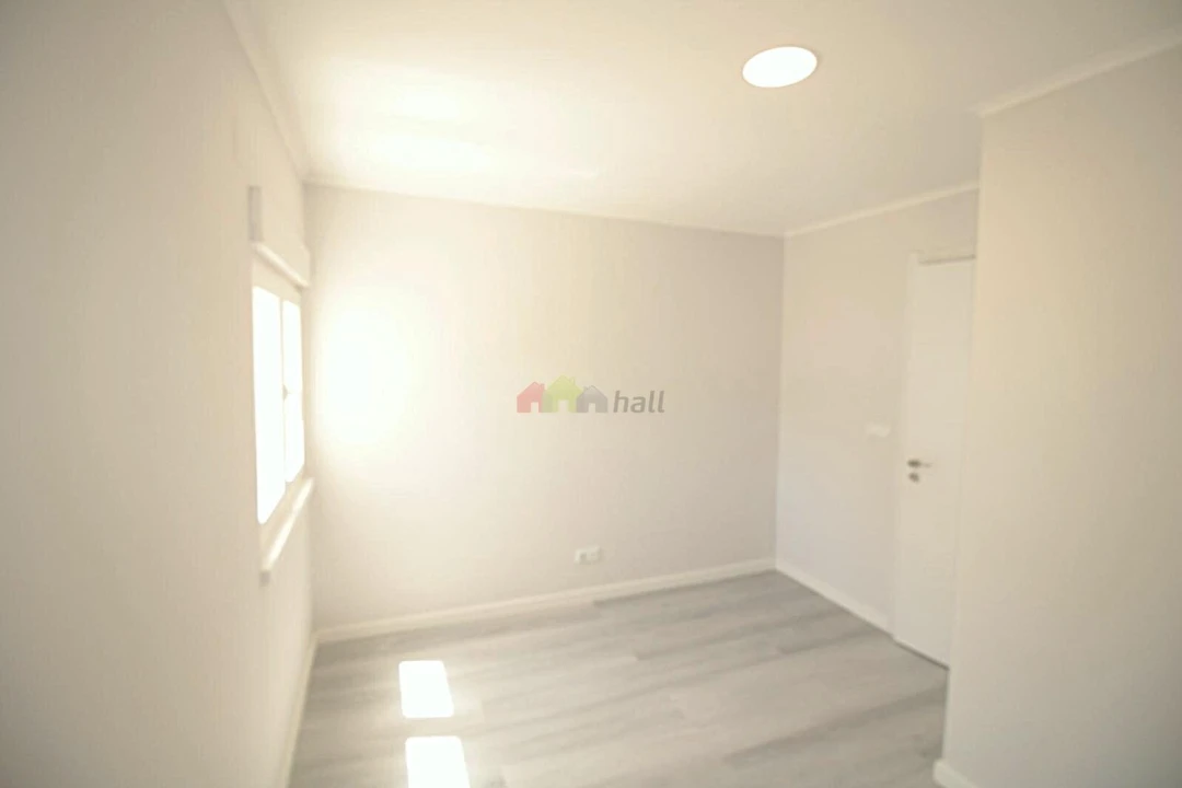 Apartamento T3 para Venda em Almada, Cova da Piedade, Pragal e Cacilhas Foto 11