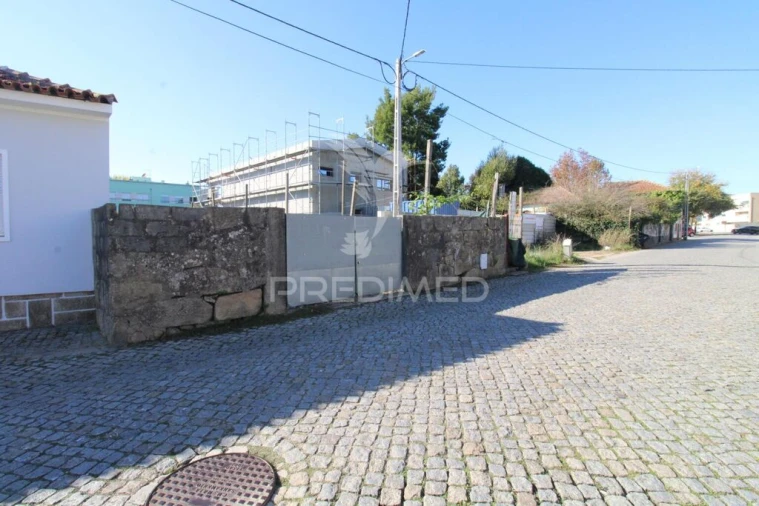 Terreno para Venda em Moreira Foto 2