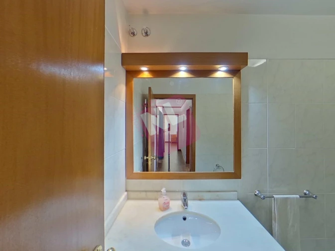 Apartamento T3 para Arrendamento em Lumiar Foto 10