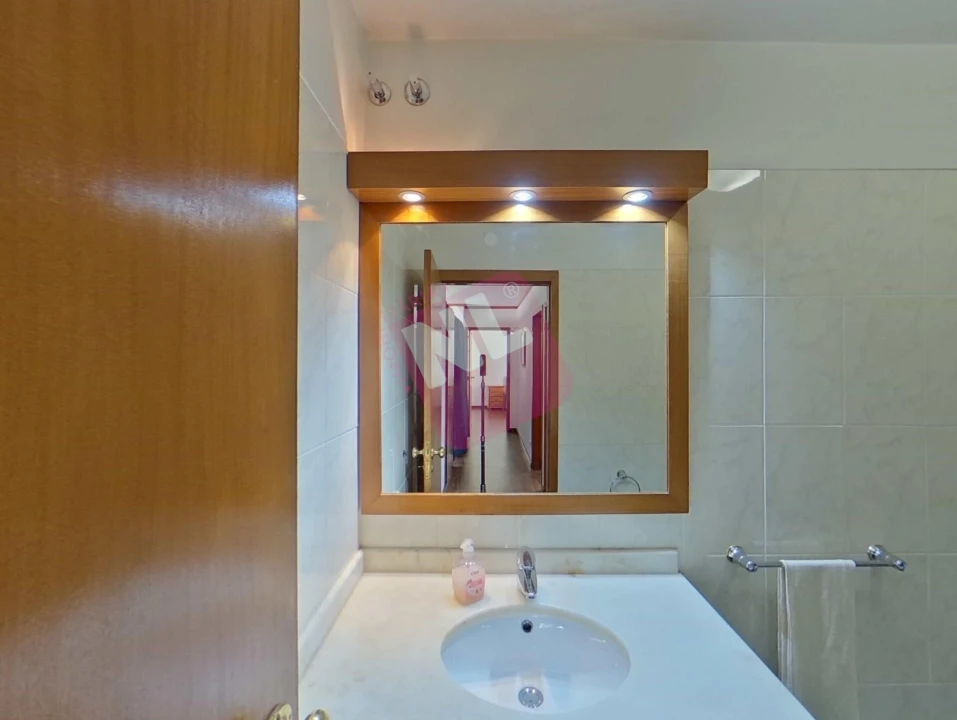 Apartamento T3 para Arrendamento em Lumiar Foto 10