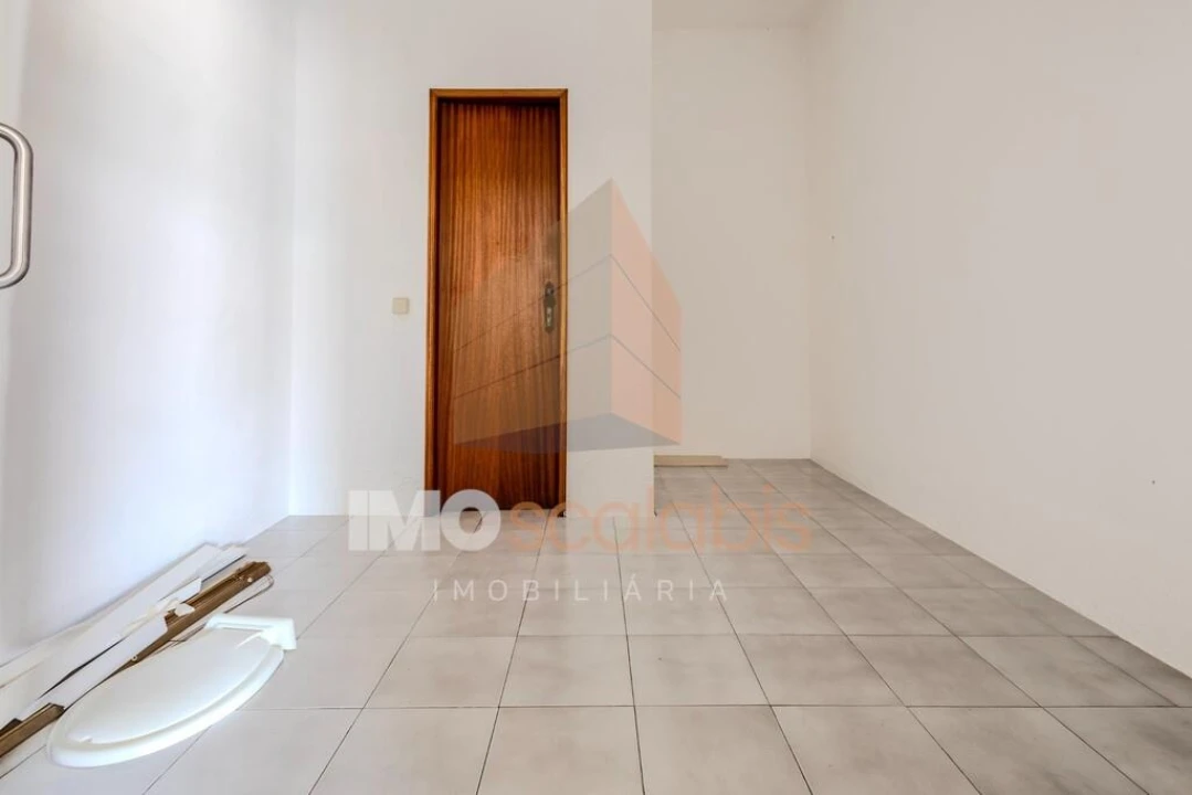 Loja para Venda em Alpiarça Foto 9