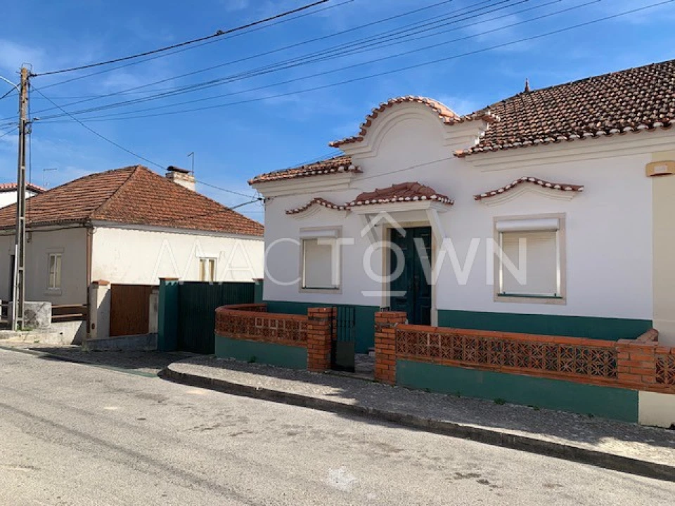 Moradia T3 para Venda em Alcanena e Vila Moreira Foto 1