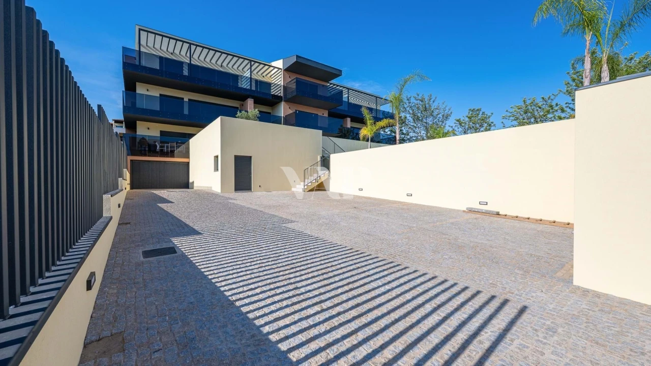 Apartamento T2 para Venda em Quarteira Foto 29