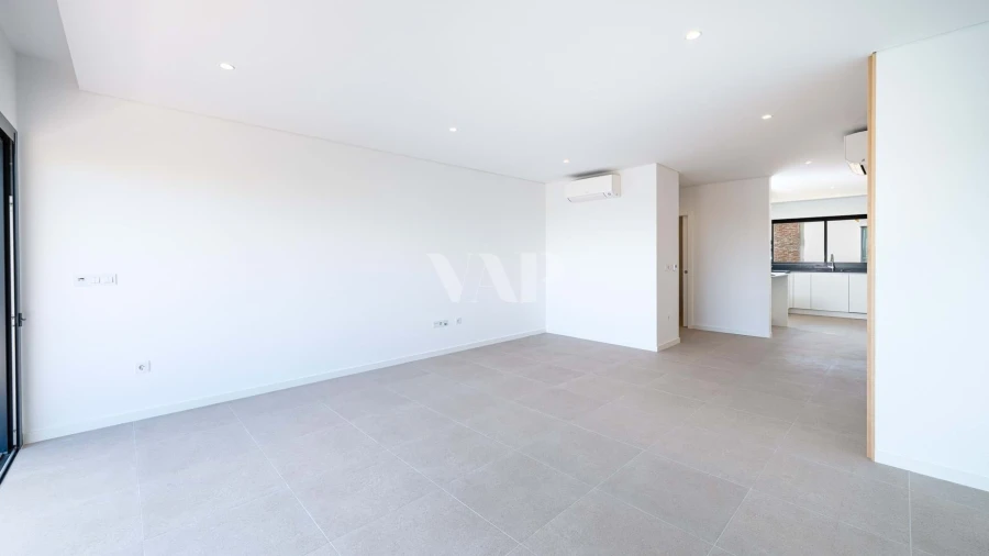 Apartamento T2 para Venda em Quarteira Foto 11