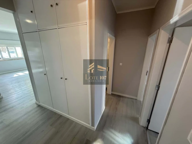 Apartamento T3 para Venda em Laranjeiro e Feijó Foto 2