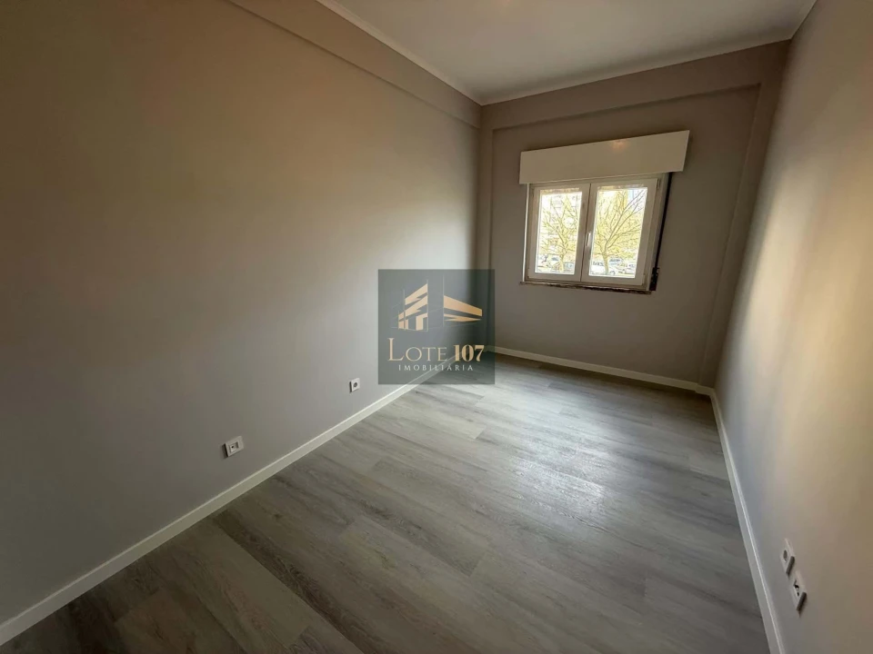 Apartamento T3 para Venda em Laranjeiro e Feijó Foto 6
