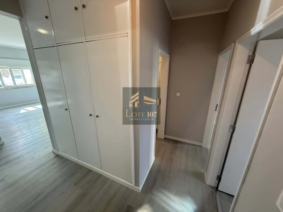 Apartamento T3 para Venda em Laranjeiro e Feijó Foto 2