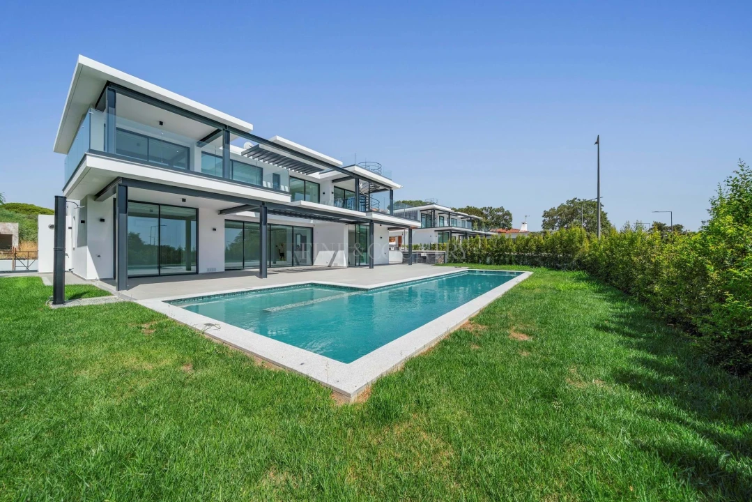 Moradia T4 para Venda em Albufeira e Olhos de Água Foto 3