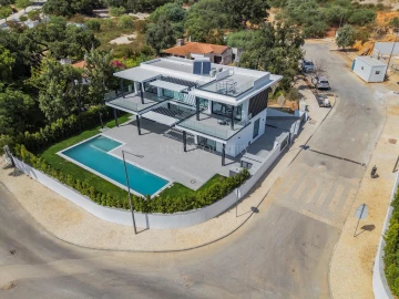 Moradia T4 para Venda em Albufeira e Olhos de Água