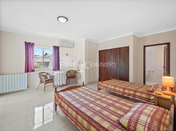 Moradia T4 para Venda em Lagoa e Carvoeiro Foto 8