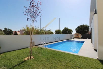 Moradia T3 para Venda em Carcavelos e Parede