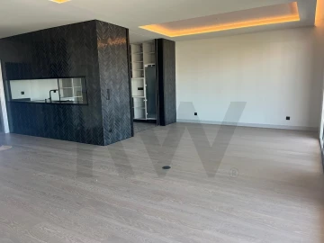 Apartamento T3 para Venda em Carnaxide e Queijas