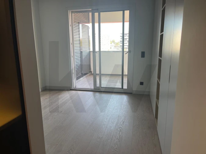 Apartamento T3 para Venda em Carnaxide e Queijas Foto 17