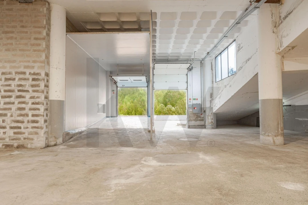 Armazém para Arrendamento em Caniço Foto 5