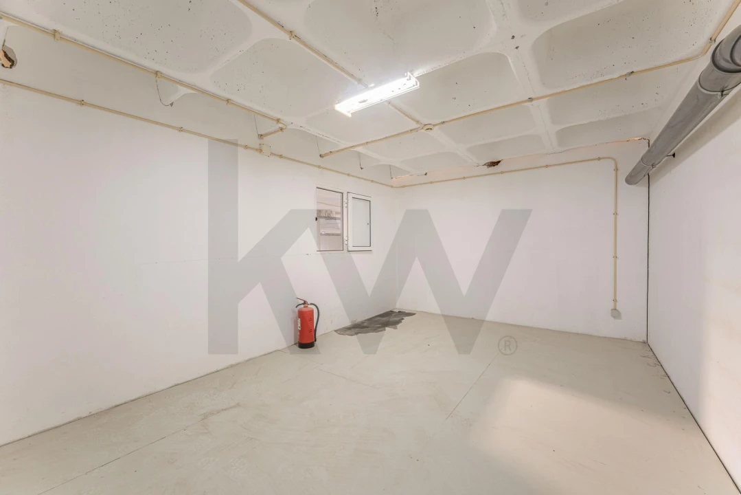 Armazém para Arrendamento em Caniço Foto 9