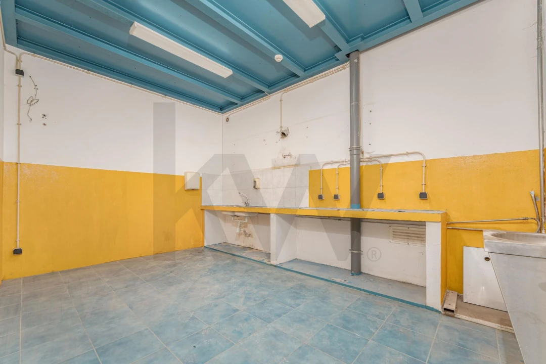 Armazém para Arrendamento em Caniço Foto 12