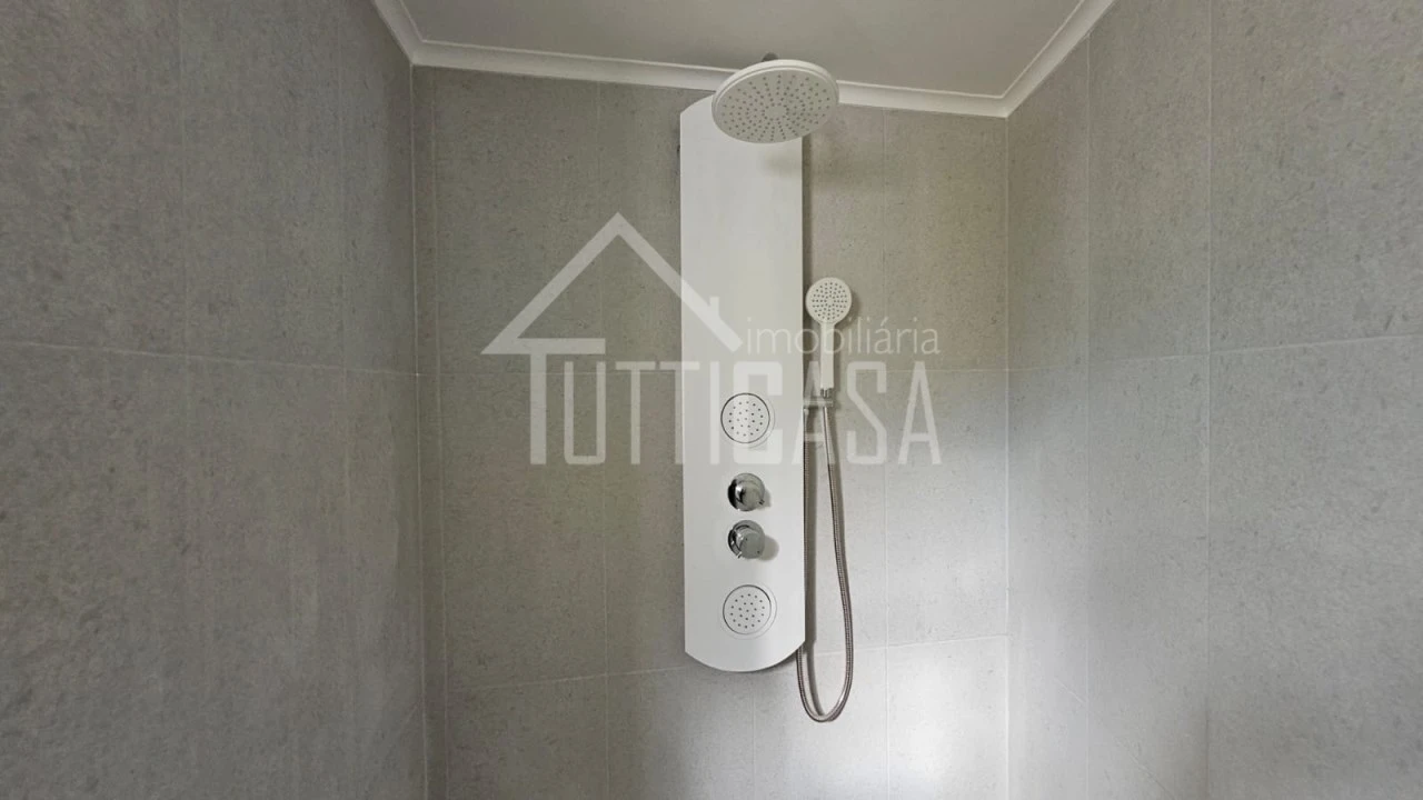 Moradia T2 para Venda em Venda do Pinheiro e Santo Estêvão das Galés Foto 22