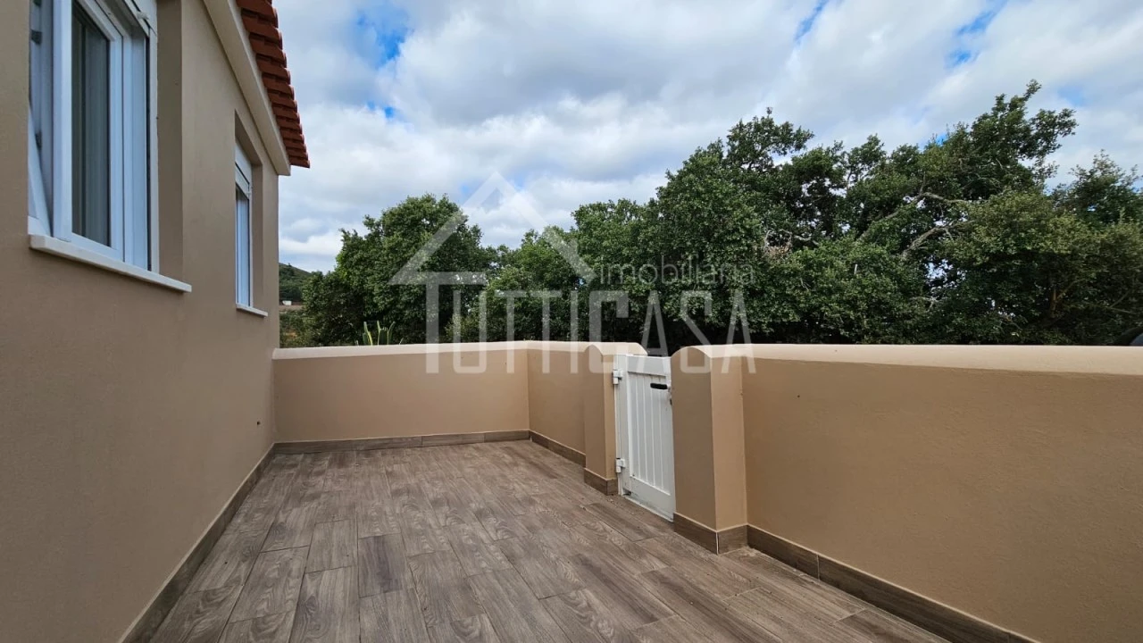 Moradia T2 para Venda em Venda do Pinheiro e Santo Estêvão das Galés Foto 24