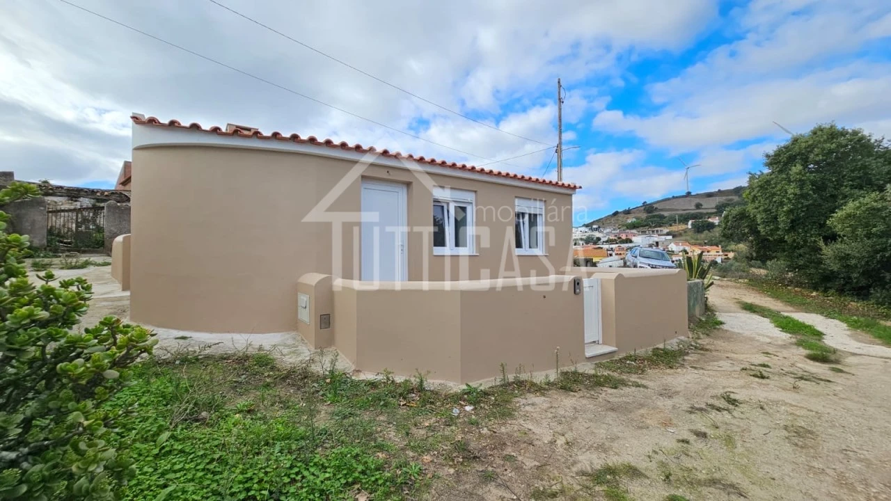 Moradia T2 para Venda em Venda do Pinheiro e Santo Estêvão das Galés Foto 25