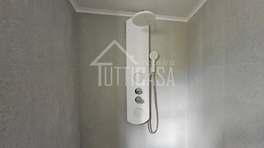 Moradia T2 para Venda em Venda do Pinheiro e Santo Estêvão das Galés Foto 22