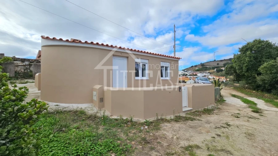 Moradia T2 para Venda em Venda do Pinheiro e Santo Estêvão das Galés Foto 25