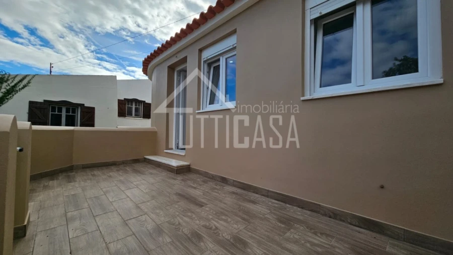 Moradia T2 para Venda em Venda do Pinheiro e Santo Estêvão das Galés Foto 32