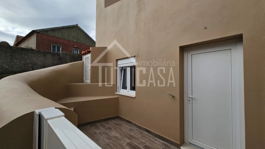 Moradia T2 para Venda em Venda do Pinheiro e Santo Estêvão das Galés Foto 33