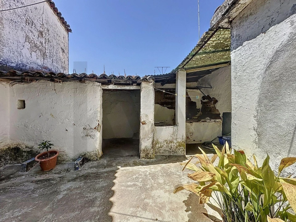 Moradia T4 para Venda em Cuba Foto 40